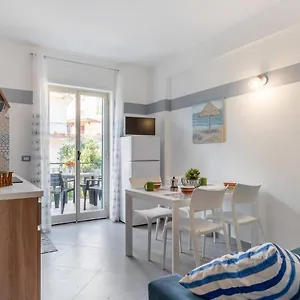 La Casa Di Tobia Flat Near The Sea Appartamento Giardini Naxos